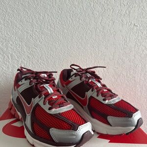 Nike Vomero 5